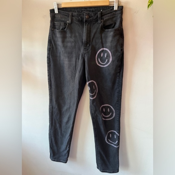 American Eagle Black Jeans with Smiley Face Design Mom Jean 6 - Picture 3 of 11